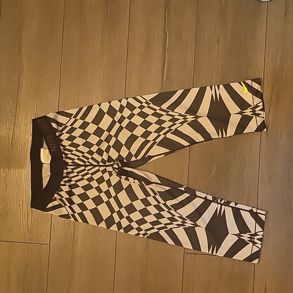 Nike Capri